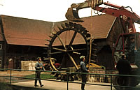 Bild vom Abriss des M&uuml;hlrads im Jahre 1973